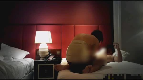 广东内裤哥大战澳门小姐